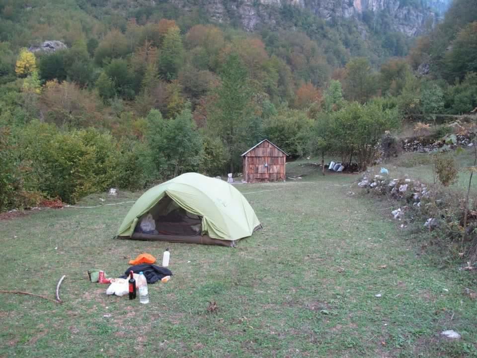 Syri I Kalter Kaprre Hotel Theth Exterior foto